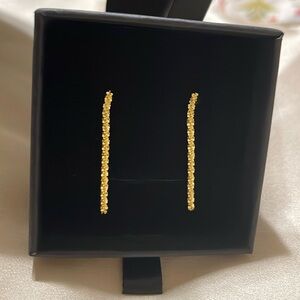 Gold linear drop earrings